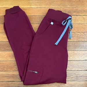 Figs high waisted burgundy jogger scrub pants size xxsp